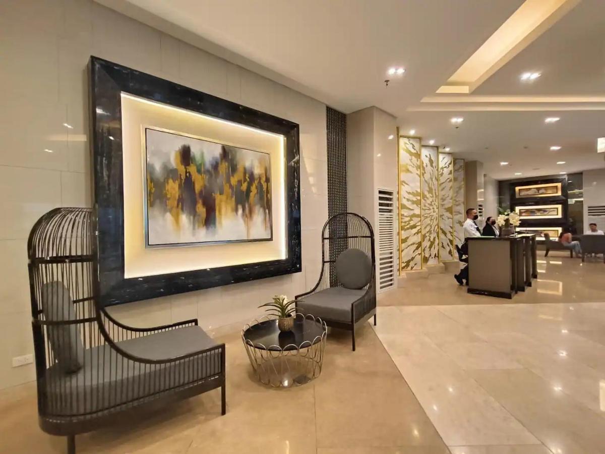 Penthouse Studio At Fame Residence 41St Floor, Shangrila-Megamall Manila Kültér fotó